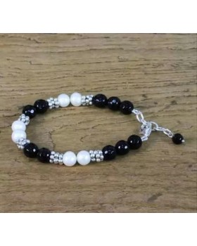 Unique White Pearl and Black Onyx Bracelet